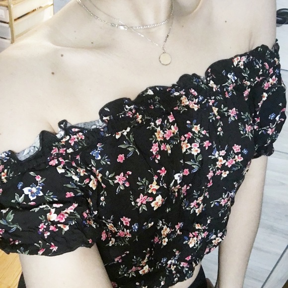 Ten sixty cropped short sleeve top size large - Picture 6 of 6